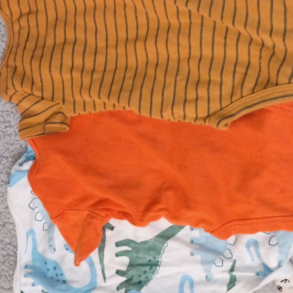 0-3 months 7 short sleeve baby boy  onesies - Picture 4 of 10